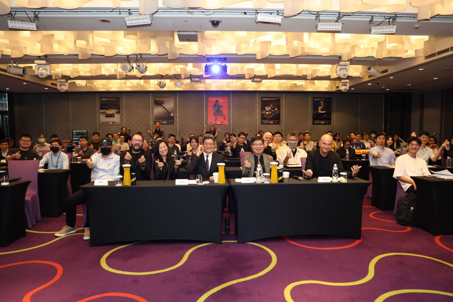 Read more about the article 耀登「第十八届无线通讯与生医技术研讨会」<br>时间：2025/05/16<br>地点：台北维多丽亚酒店